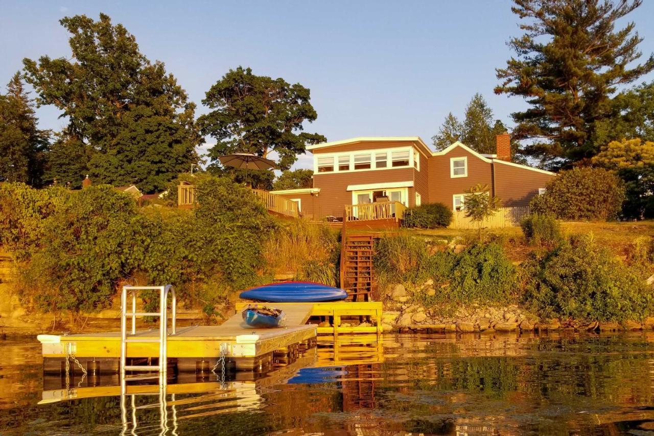Family Cottage On Chaumont Bay, Walk To Downtown מראה חיצוני תמונה