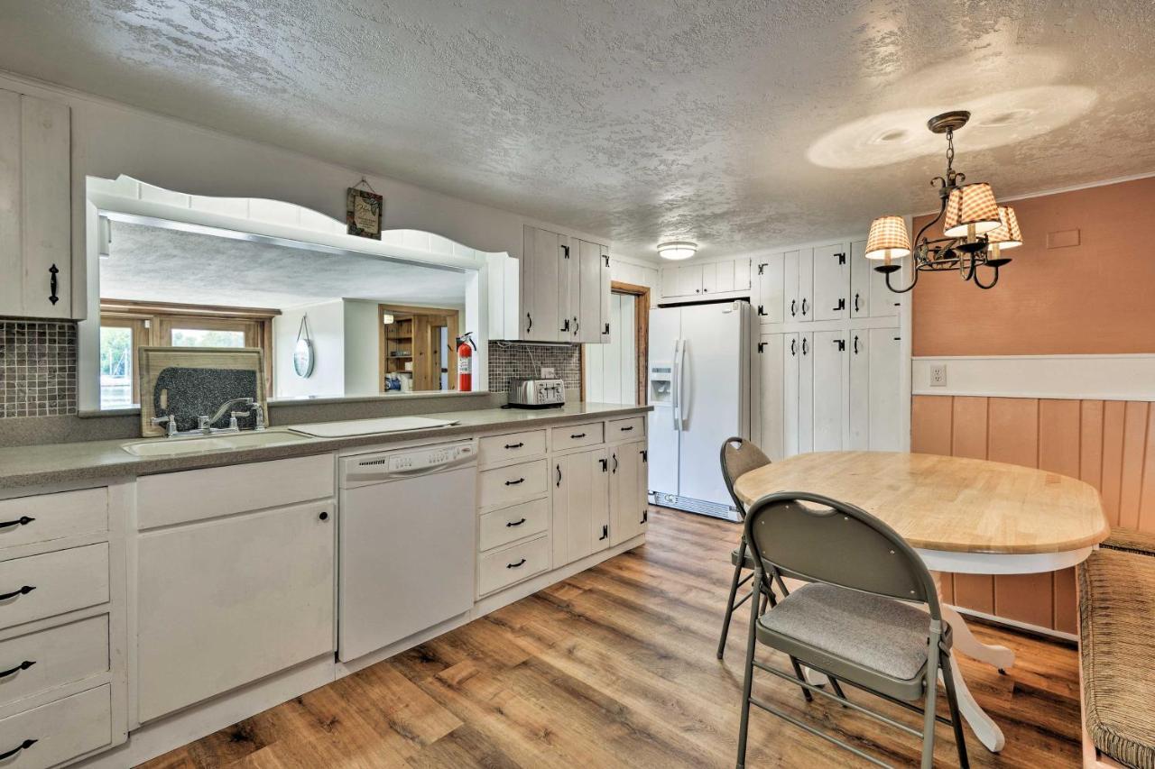 Family Cottage On Chaumont Bay, Walk To Downtown מראה חיצוני תמונה